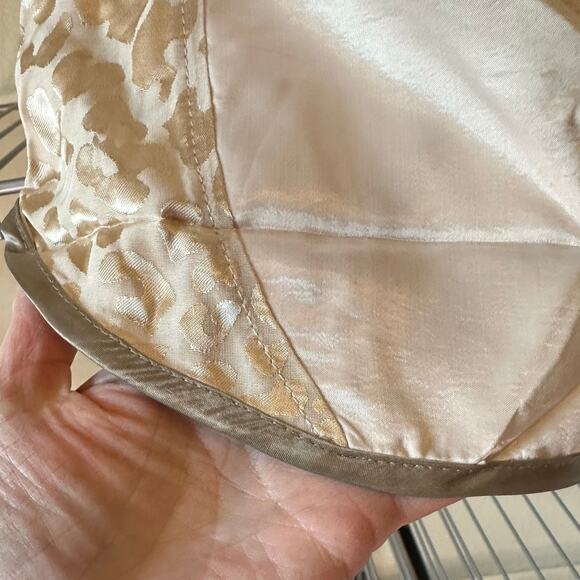 NWT! Mystree Women’s Sz M Or Sz Lg Satin Animal Print Shorts Cream Beige K112 - Picture 7 of 12